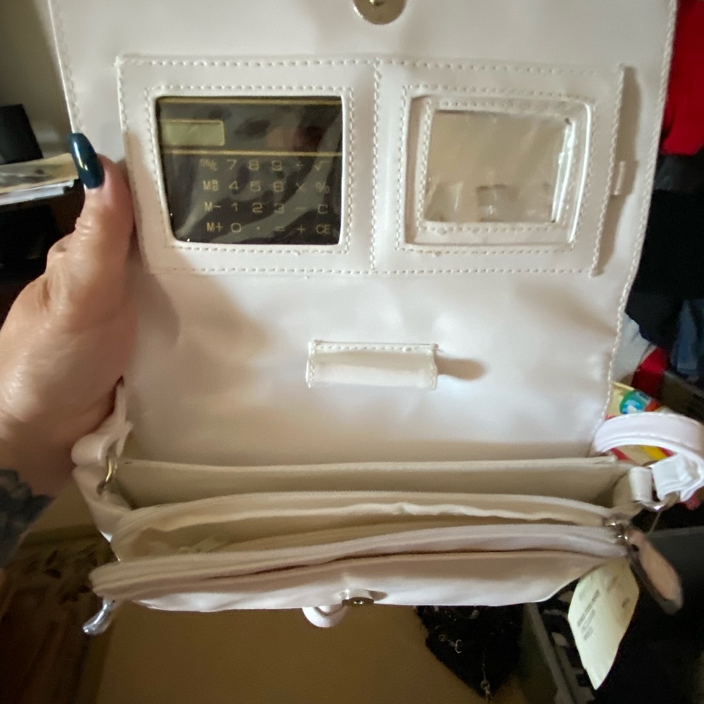 White shoulder bag